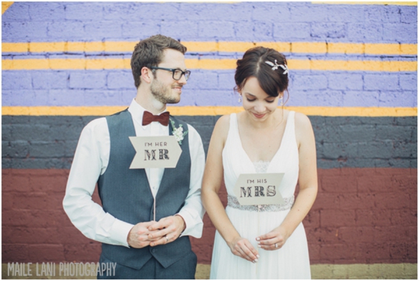 the-notwedding-bridal-show-nashville-mr-and-mrs-signs